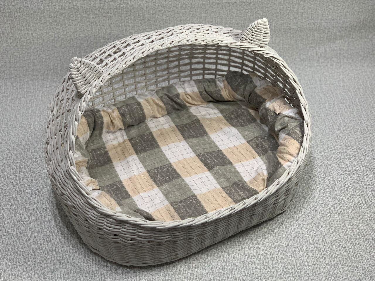 Лежанка "Ушки" №2 50x35x25 см Ручная работа